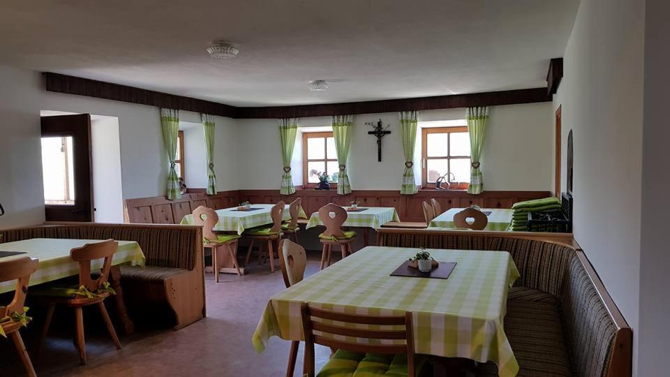 Enzianhuette Berggasthaus San Leonardo in Passiria Esterno foto