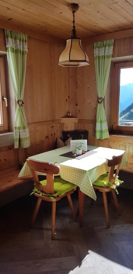 Enzianhuette Berggasthaus San Leonardo in Passiria Esterno foto
